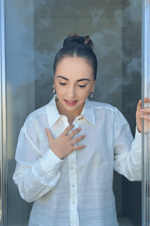 Hoopsy Daisy OnlyFans leaked - Feeling myself in this She is pressing her bare chest against a steamy glass shower door, hands sliding down, water streaming